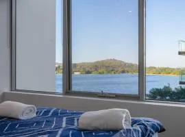 Lakefront Modern 2 BDR Apartment with 2 Parking Kingston