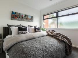 VAQUAY Contempo In Flemington, hotel v Melbourne