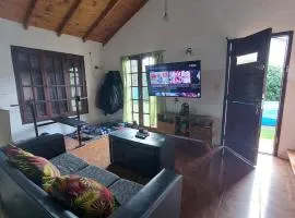 Casa amplia con jardin grande, parrilla y pileta en mar del plata en barrio jardin pegado al bosque peralta ramos
