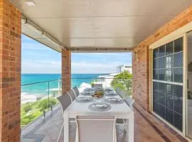 Stanwell Park Escape - Sprawling Beachfront Living