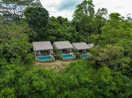 Celestial Hills - Villas & Suites by The Clarks، فندق رفاهية في كاندي