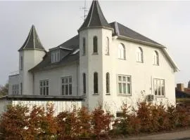 Charming rooms close to city and E45