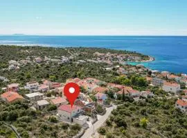 1 Bedroom Lovely Apartment In Kanica