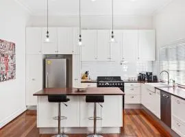 Hyde & Seek Parkside Family Stay