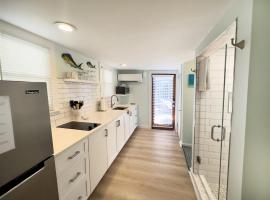 Deckside Suite Conch Republic Cottage, hotel a Key West