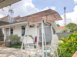 Villa Bunga Guest House RedPartner, hotel v destinaci Malang