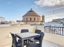 Duplex 2BR penthouse with Balcony, Rooftop & Views by 360 Estates