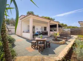 White Sand Private Villa Near The Sea, Wifi