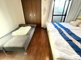 大国町駅徒歩3分 なんば駅1駅 最大6名 ロイヤル603