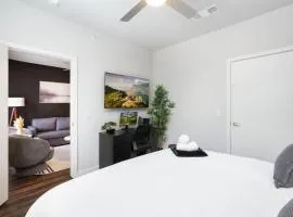 Chic 1BR w Gym & Parking Near Rvrwalk & Dome