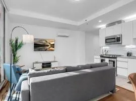 Charming 1BR NearBOKCntr-Gym,Lounge,Balcony,PetOK