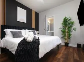 Elegant 2BR-w Parking, Near Riverwalk & Conv Ctr