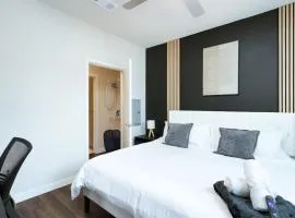 1BR Escape-w Parking, Near Riverwalk & Conv Ctr