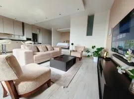 The Franklin Luxury Condo with UPS for Wi-Fi