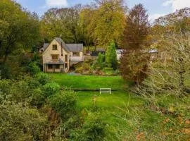 Bolton Luxe Villa