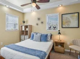 RETRO RETREAT in DTSP - Explore the downtown area