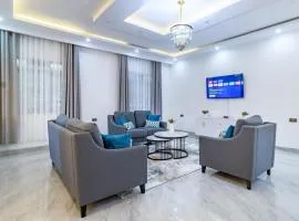 Emerald by Skyline Villa