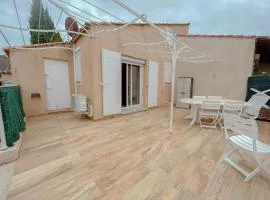 Charmante Maison, Terrasse,parking domaine du pins, piscine