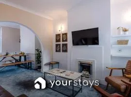 Oxford House by YourStays - 3 Bedroom House in Newcastle-under-Lyme