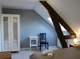 Domaine Des Piéris - Gîtes et Lodges, hotel in Grandcamp-Maisy