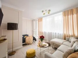Grand Central Suite 5min from Central Station with a balcony& air conditioning