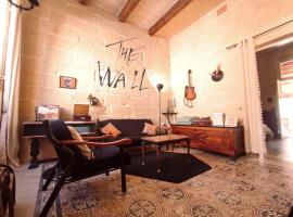 OnTheRocks - Holiday Home in Victoria, Gozo, hotel in Victoria