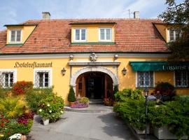 Hotel Ungarische Krone, хотел в Bruckneudorf