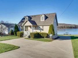 Hot Tub, Dock and Views Waterfront Home in Cadiz!