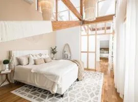 Light filled zen 3BR Penthouse - 7 min to Westport