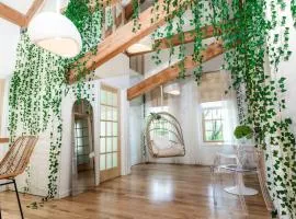 Light filled zen 3BR Penthouse - 7 min to Westport