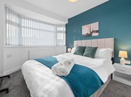 Comfortable 3BR Home, Driveway with Free Parking, Contractors-Family Welcome, hotel u gradu Parkside