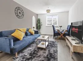 2 Bedroom Serviced Apartment in Kettering Centre- Northampton, Sleeps 4, free parking, Wifi, Sky, Netflix