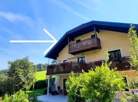 Ferienwohnung zum IRRSEE 79 Mondseeland, hotel v destinaci Zell am Moos