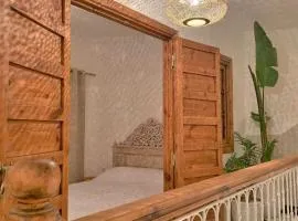 Riad with Outdoor Swimming Pools