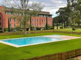 Studio on Golf Course near Sandy Beach