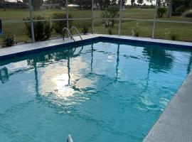 Villa Private Heated Pool & Golf, Hotel in Rotonda West