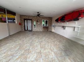 Easy Homestay, hotel v destinaci Tampin