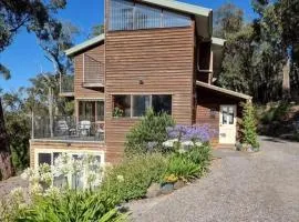 Queen Room with Balcony at Kookaburra Retreat