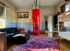 Vahtitupa Tuurin asemalla , Omakotitalo lähellä Veljekset Keskistä