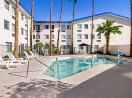 Days Inn & Suites by Wyndham Mesa Near Phoenix, hotel di Mesa