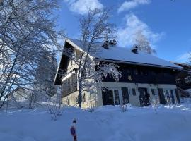 Au Coeur du village de Pr&eacute;manon, m&ouml;kki Pr&eacute;manonissa