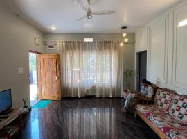 Whispering Pines Haven, hotel v destinaci Sirsi