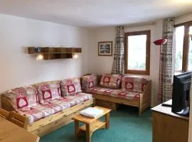 T3 cosy pour 6 pers. au centre avec accès skis aux pieds, parking - FR-1-513-18