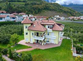 FeWo 3 am Martinshof in Eppan im Süden Südtirols – hotel w mieście Missiano