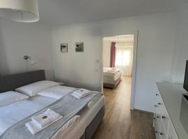 Gästewohnung Schlossblick, hotel v destinaci Grödig