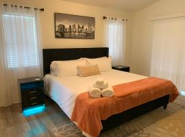 The Elegant Suite in Shared House, hôtel à Cape Coral