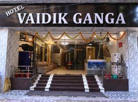 Hotel Vaidik Ganga, готель у місті Рішикеш