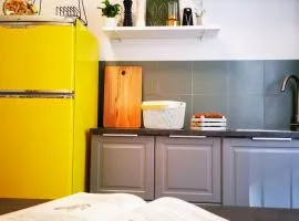 Cozy Studio 50 meters from the Metro