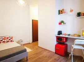 Cozy Flat 50 Meters from the Metro