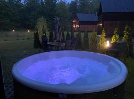 Przystanek Kistówko komfortowe domki z jacuzzi, staw wędkarski, kominek, las, przestrzeń, vila v destinaci Kistowko